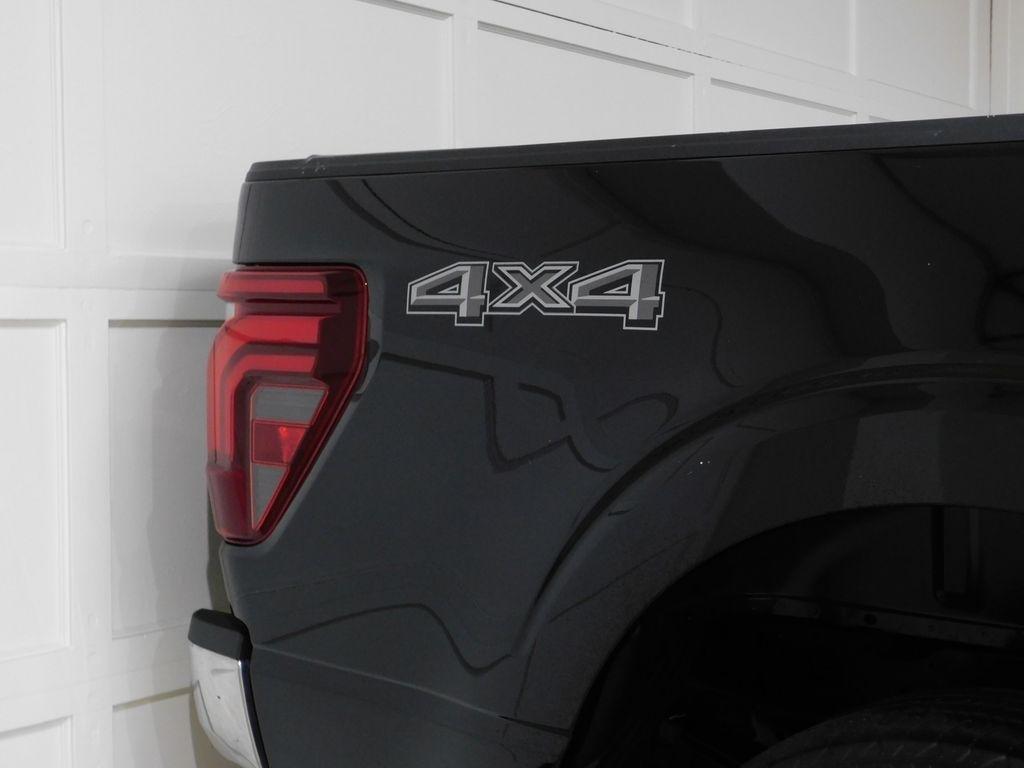 Ford F-150 Lariat SuperCrew 4WD 2024