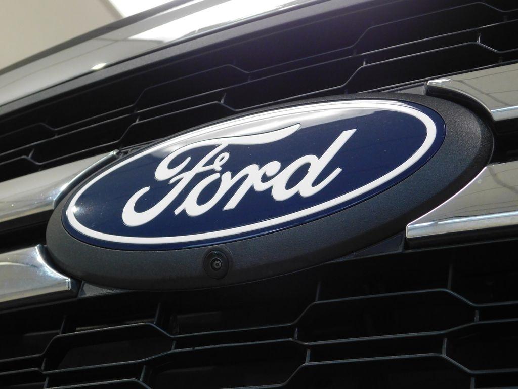 Ford F-150 Lariat SuperCrew 4WD 2024