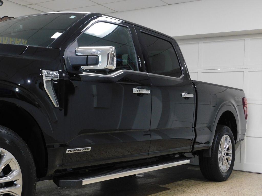 Ford F-150 Lariat SuperCrew 4WD 2024