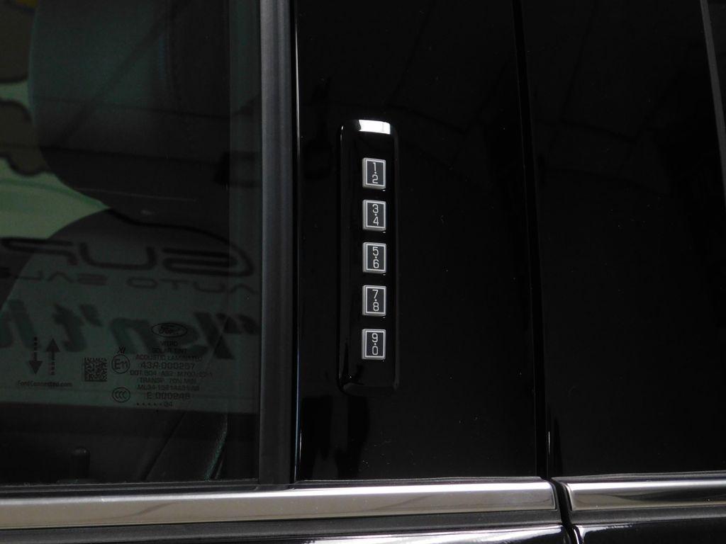 Ford F-150 Lariat SuperCrew 4WD 2024