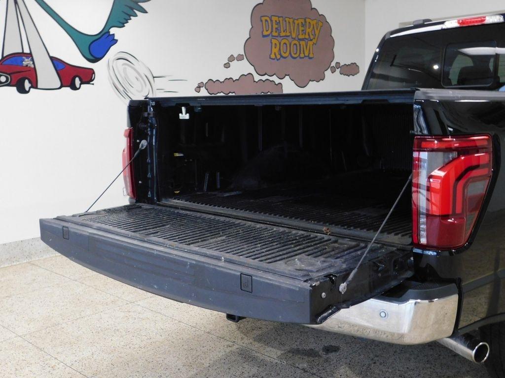 Ford F-150 Lariat SuperCrew 4WD 2024