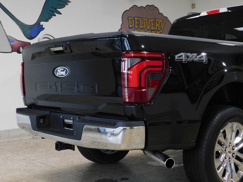 Ford F-150 Lariat SuperCrew 4WD 2024