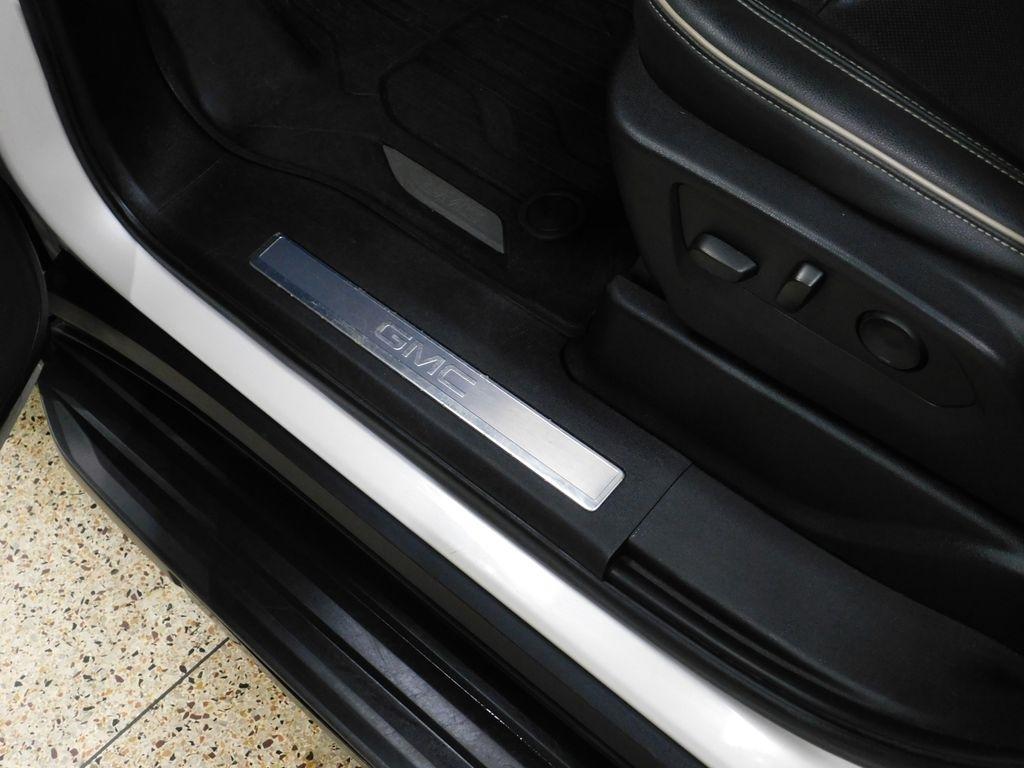 GMC Yukon XL SLT 4WD 2021