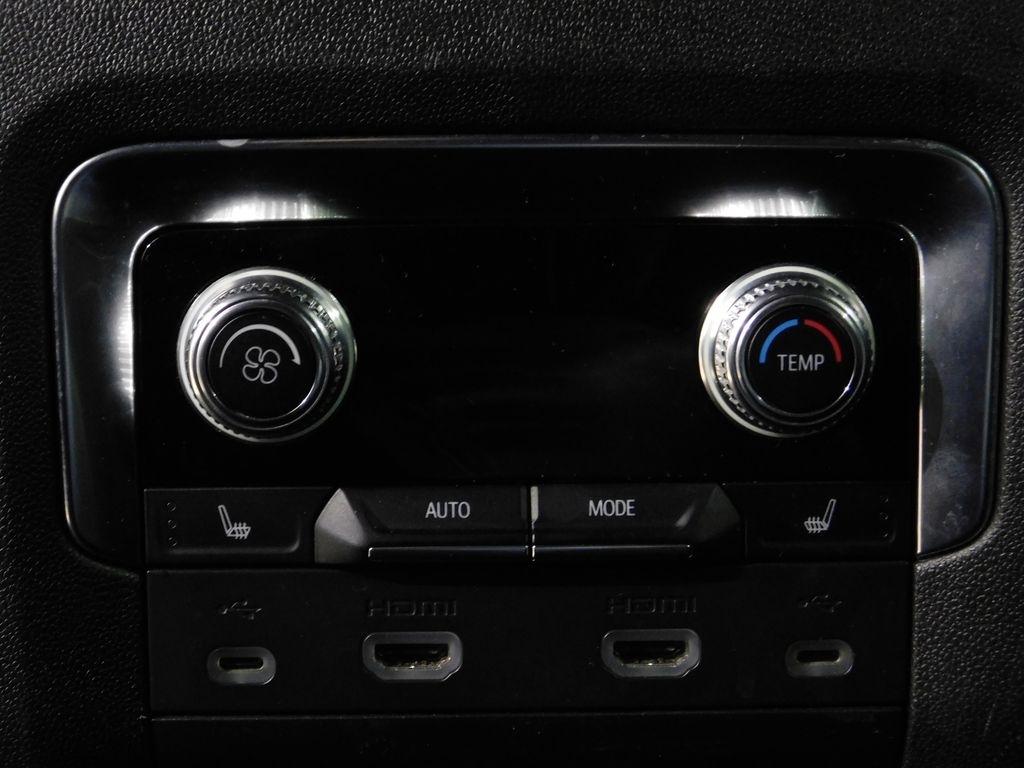 GMC Yukon XL SLT 4WD 2021