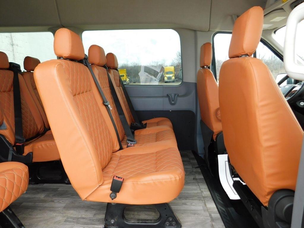 Ford Transit 350 Wagon HD High Roof XL Sliding Pass. 148 WB EL 2018