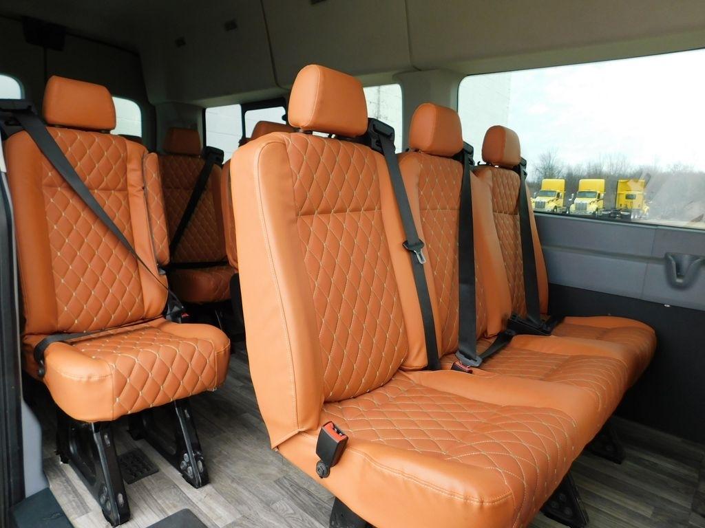 Ford Transit 350 Wagon HD High Roof XL Sliding Pass. 148 WB EL 2018