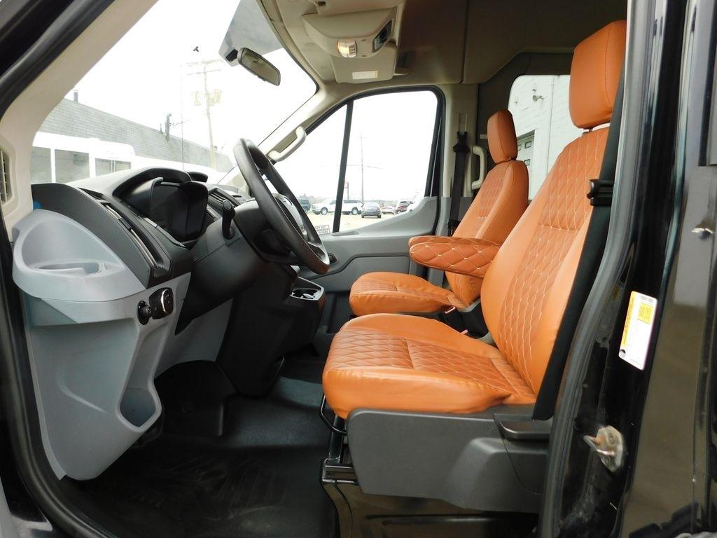 Ford Transit 350 Wagon HD High Roof XL Sliding Pass. 148 WB EL 2018