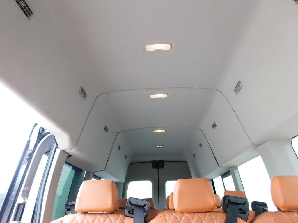 Ford Transit 350 Wagon HD High Roof XL Sliding Pass. 148 WB EL 2018