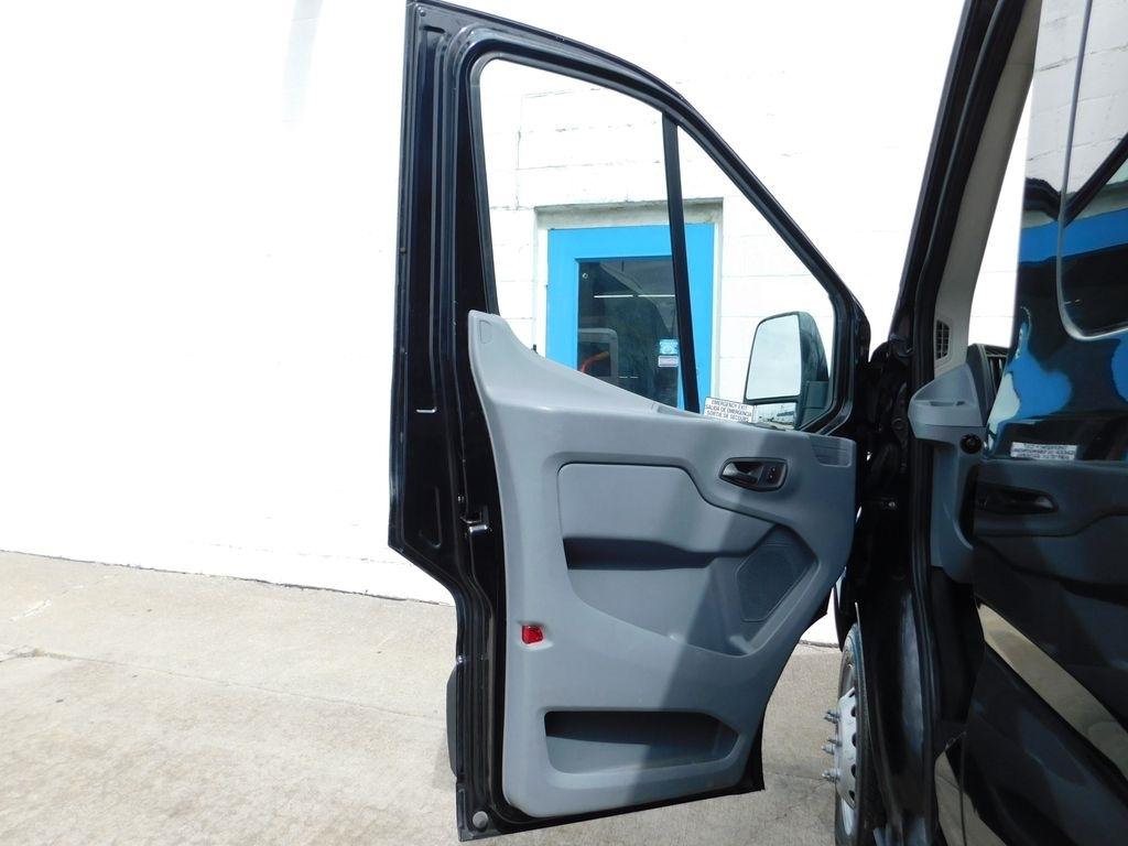 Ford Transit 350 Wagon HD High Roof XL Sliding Pass. 148 WB EL 2018