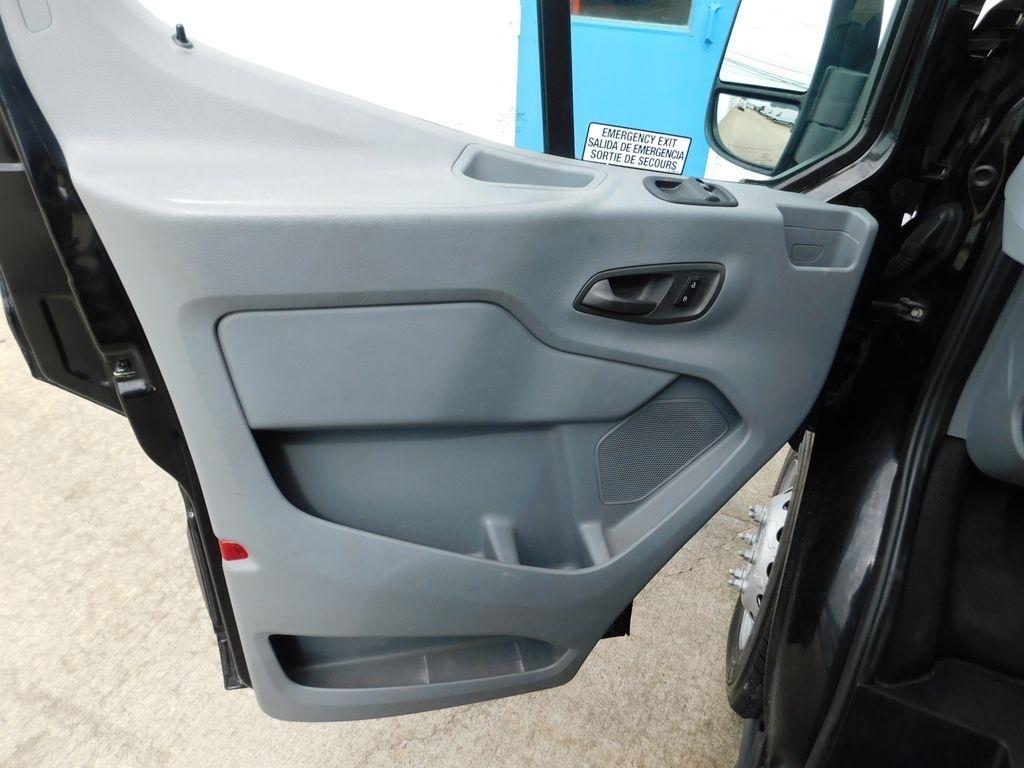 Ford Transit 350 Wagon HD High Roof XL Sliding Pass. 148 WB EL 2018