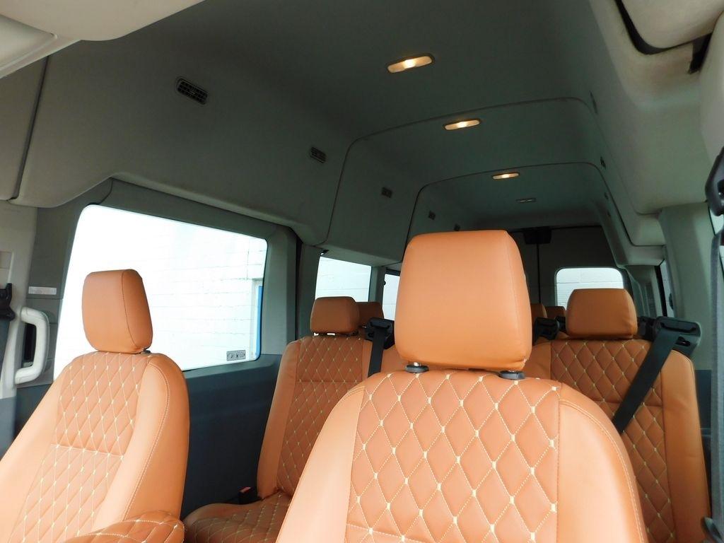 Ford Transit 350 Wagon HD High Roof XL Sliding Pass. 148 WB EL 2018