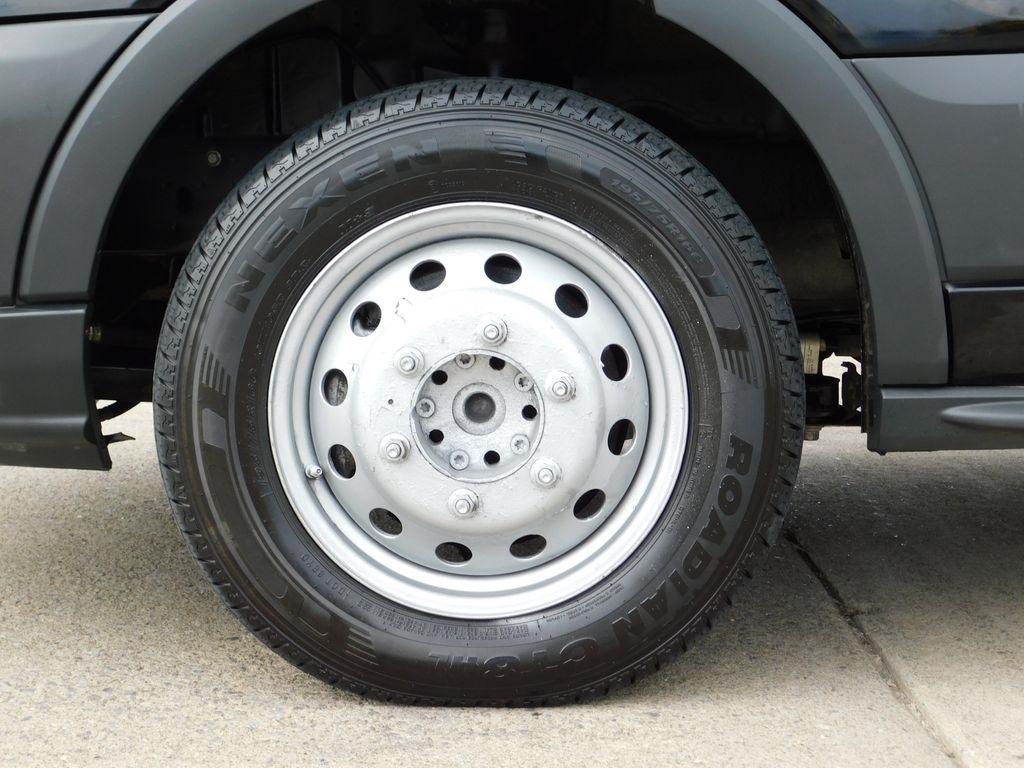 Ford Transit 350 Wagon HD High Roof XL Sliding Pass. 148 WB EL 2018