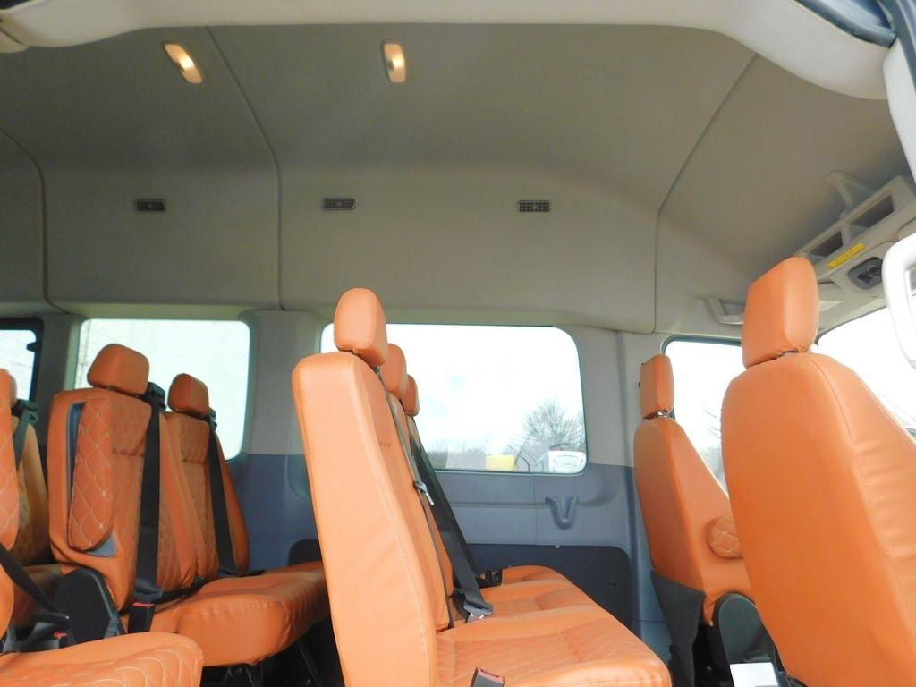 Ford Transit 350 Wagon HD High Roof XL Sliding Pass. 148 WB EL 2018