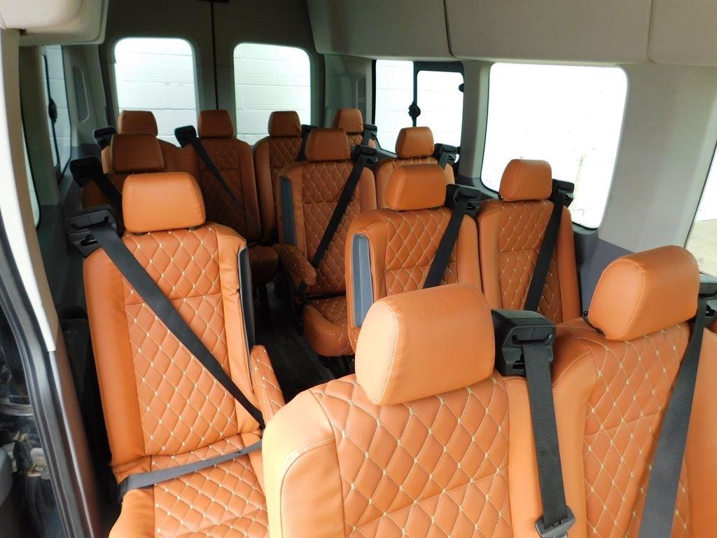 Ford Transit 350 Wagon HD High Roof XL Sliding Pass. 148 WB EL 2018