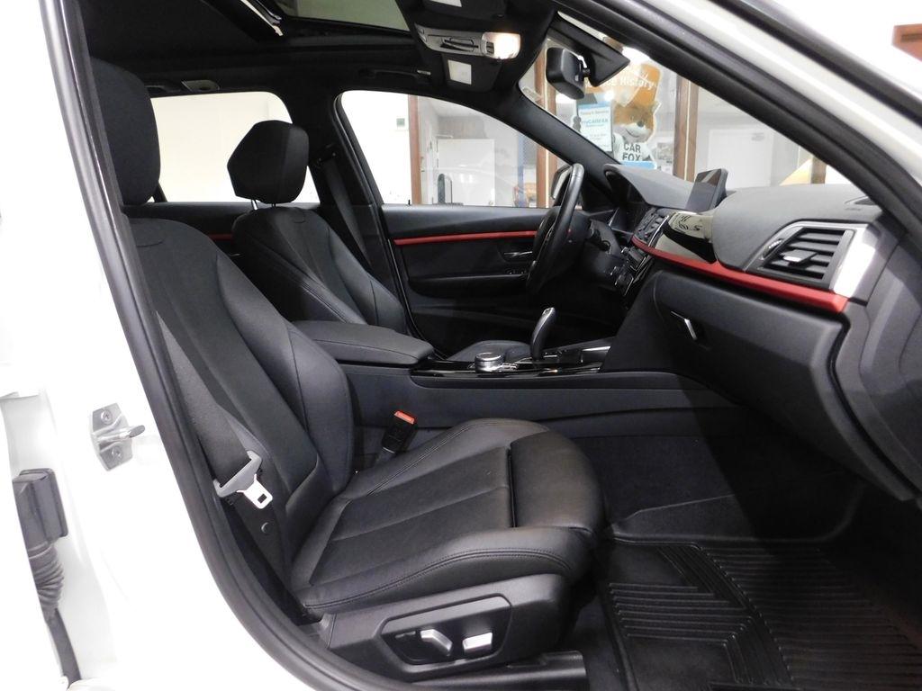 BMW 3-Series Sport Wagon 330i xDrive 2019