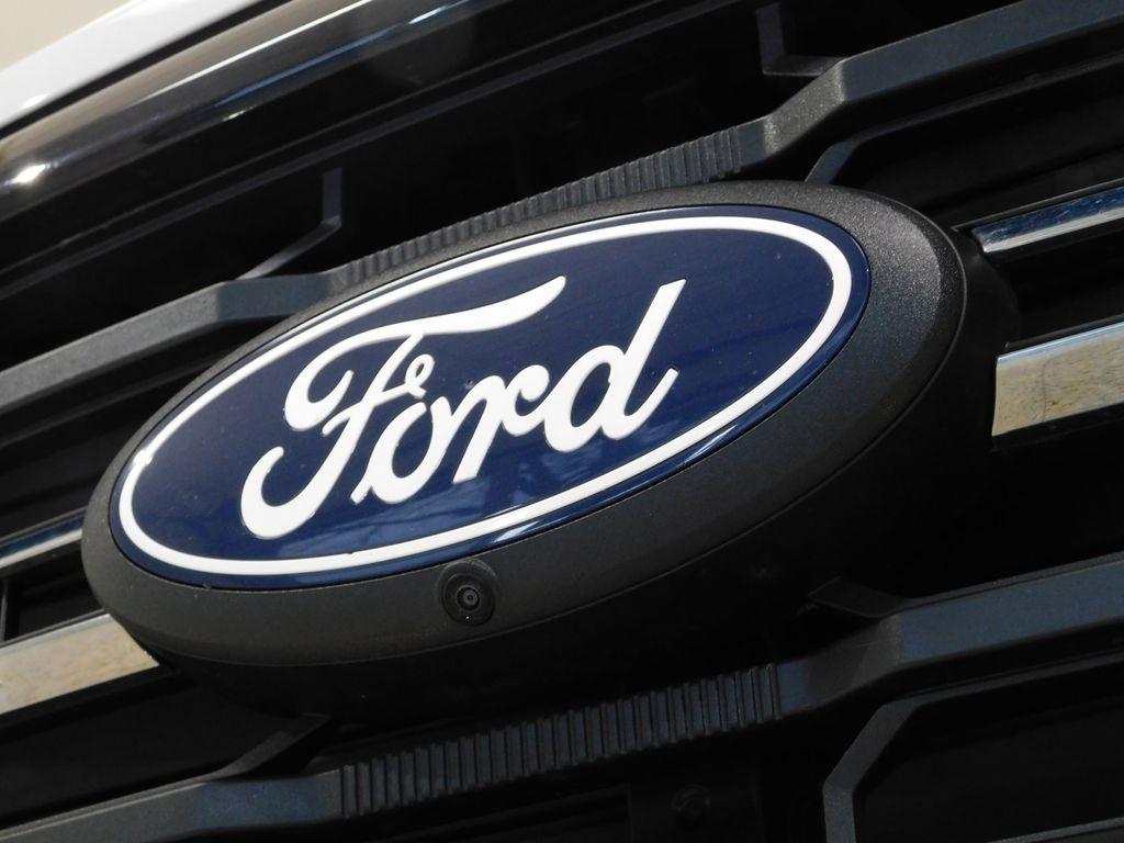 Ford F-150 XLT SuperCrew 4WD 2024