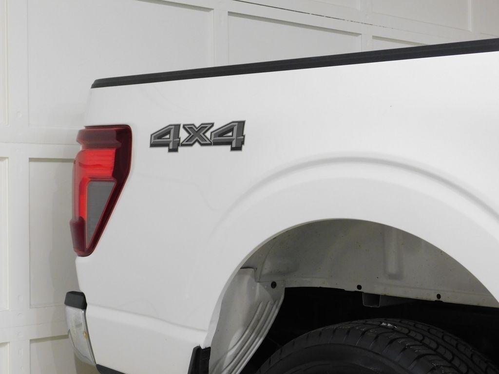 Ford F-150 XLT SuperCrew 4WD 2024