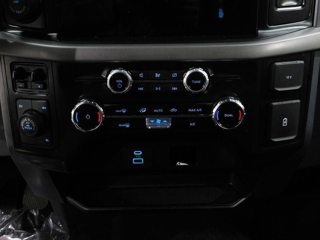 Ford F-150 XLT SuperCrew 4WD 2024