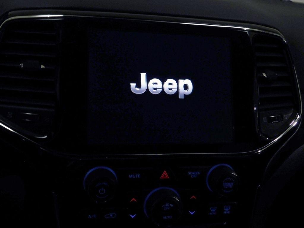 Jeep Grand Cherokee Laredo 4WD 2020