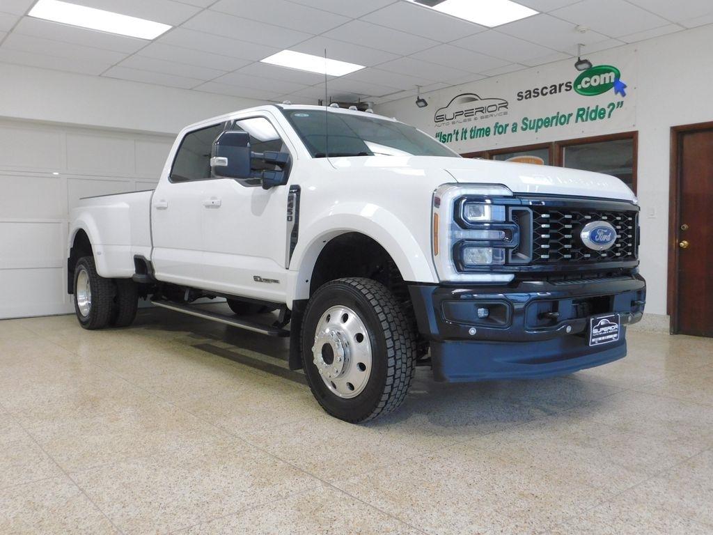 Ford F-450 SD Lariat Crew Cab DRW 4WD 2024
