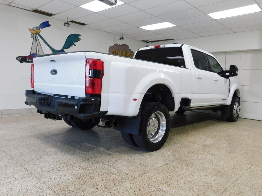 Ford F-450 SD Lariat Crew Cab DRW 4WD 2024