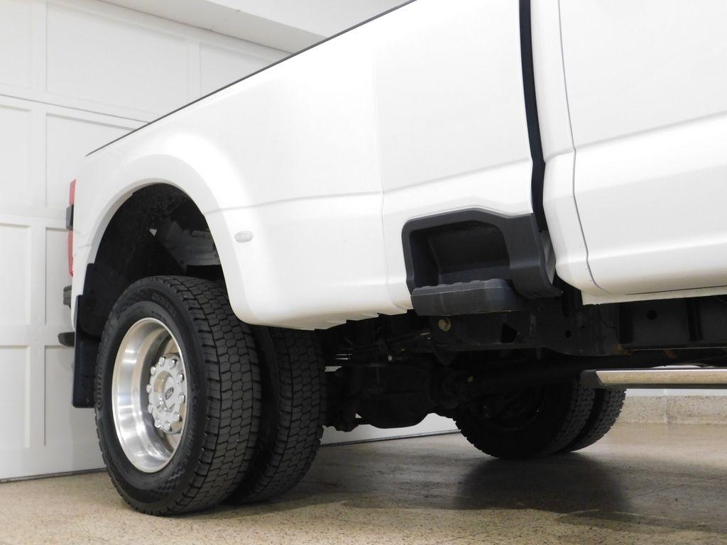 Ford F-450 SD Lariat Crew Cab DRW 4WD 2024