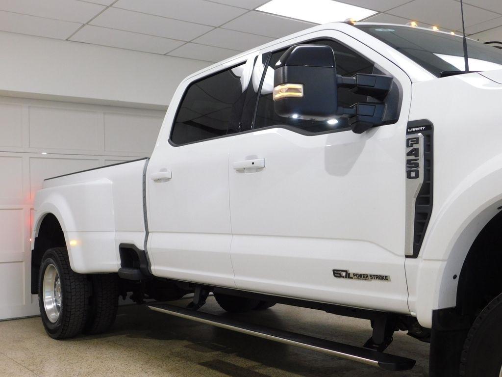 Ford F-450 SD Lariat Crew Cab DRW 4WD 2024