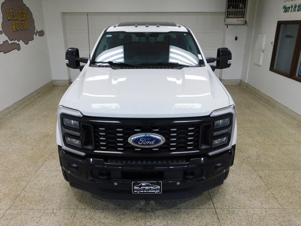 Ford F-450 SD Lariat Crew Cab DRW 4WD 2024