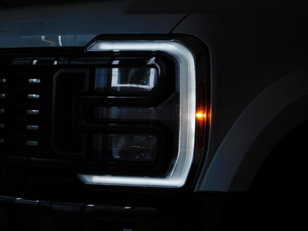 Ford F-450 SD Lariat Crew Cab DRW 4WD 2024