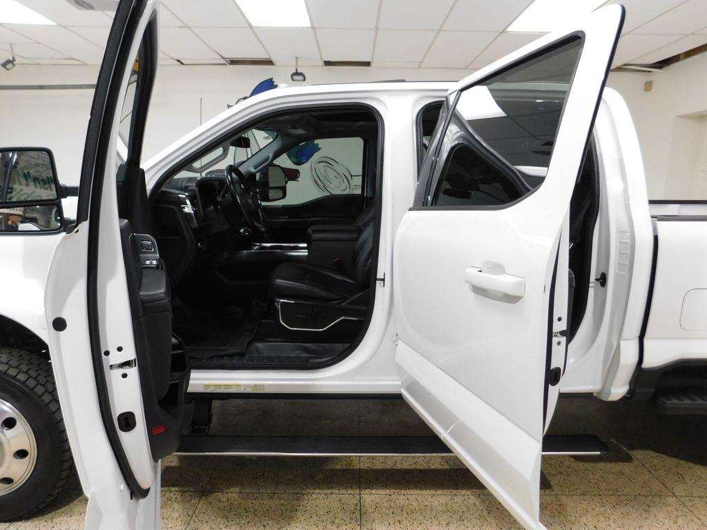 Ford F-450 SD Lariat Crew Cab DRW 4WD 2024