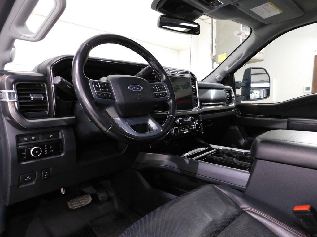 Ford F-450 SD Lariat Crew Cab DRW 4WD 2024