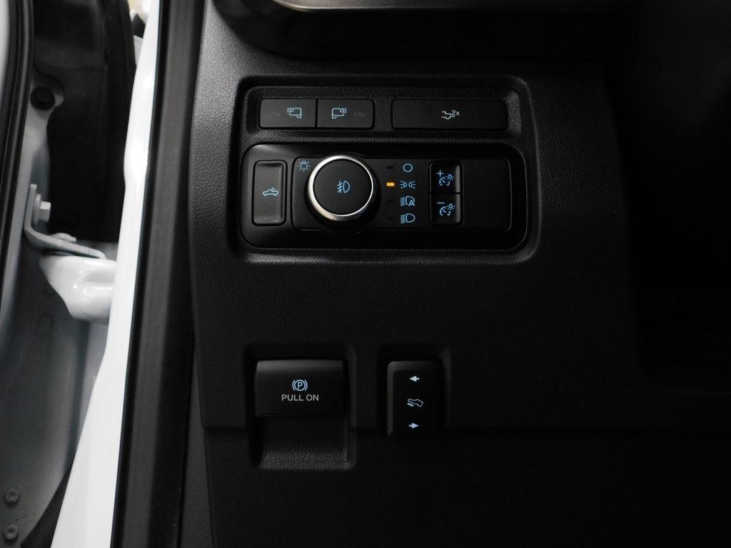 Ford F-450 SD Lariat Crew Cab DRW 4WD 2024