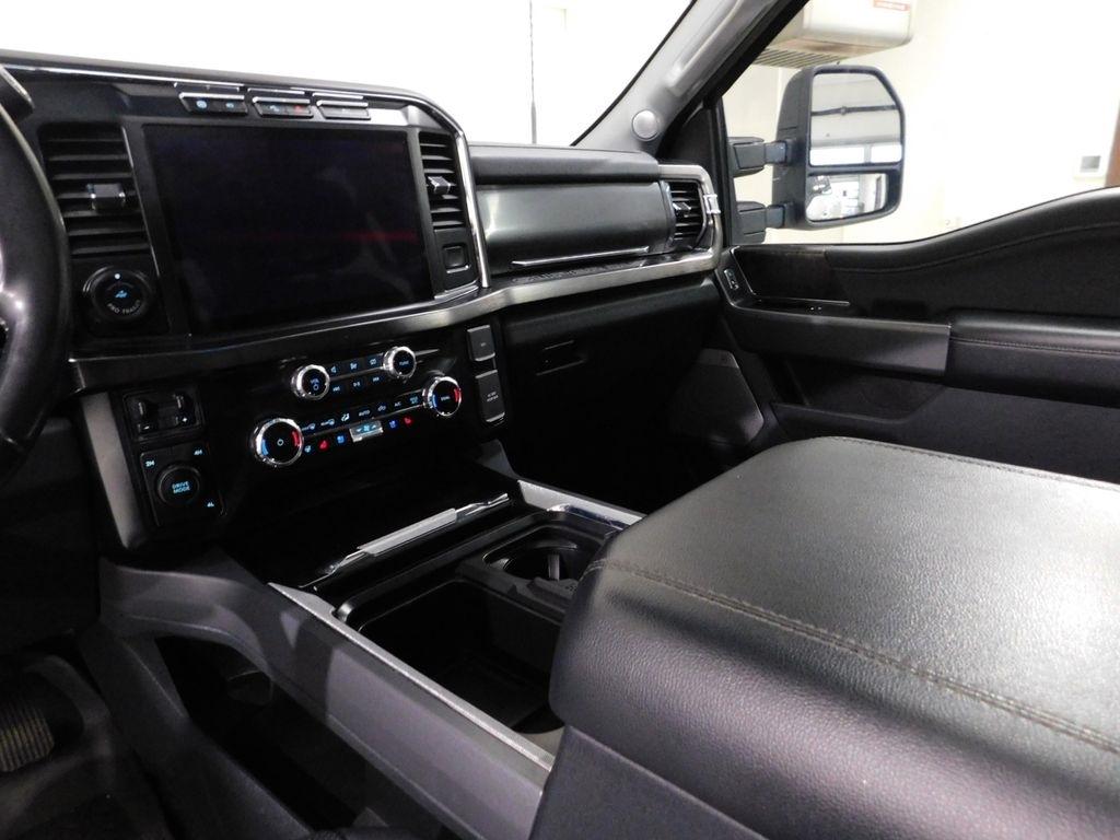 Ford F-450 SD Lariat Crew Cab DRW 4WD 2024