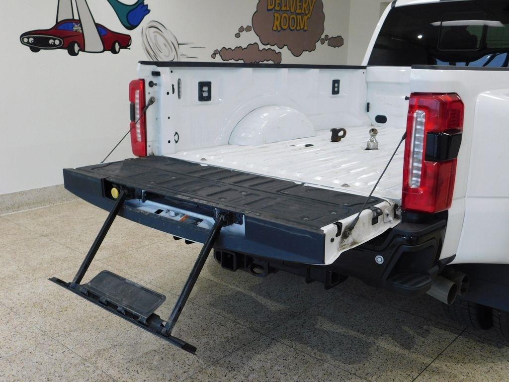 Ford F-450 SD Lariat Crew Cab DRW 4WD 2024