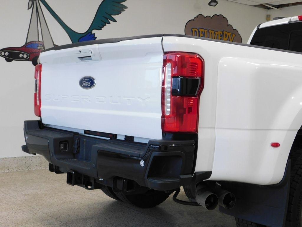 Ford F-450 SD Lariat Crew Cab DRW 4WD 2024