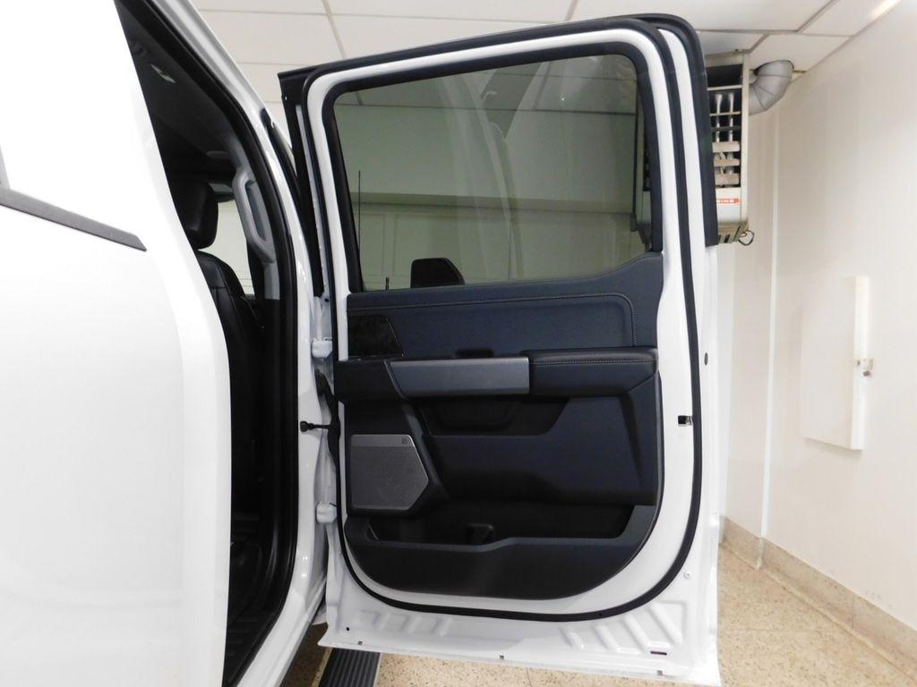 Ford F-450 SD Lariat Crew Cab DRW 4WD 2024