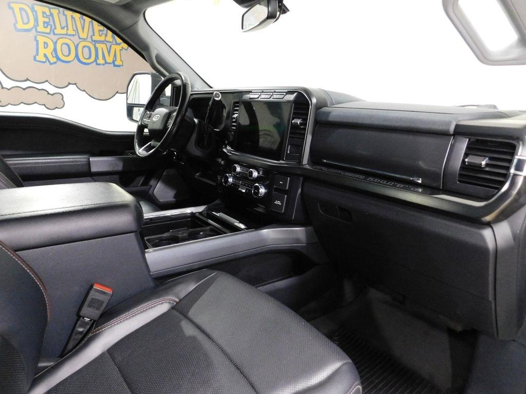 Ford F-450 SD Lariat Crew Cab DRW 4WD 2024