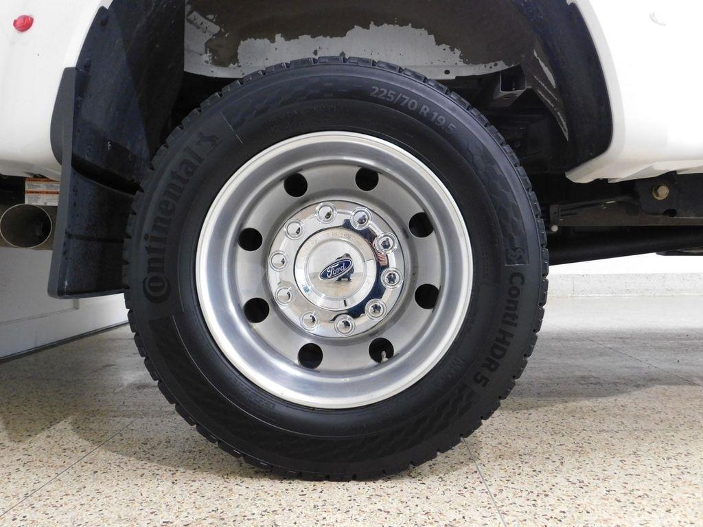 Ford F-450 SD Lariat Crew Cab DRW 4WD 2024