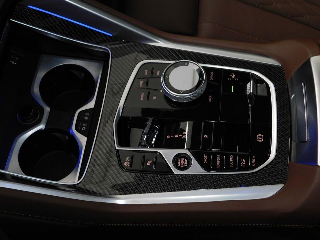 BMW X6 xDrive40i 2025