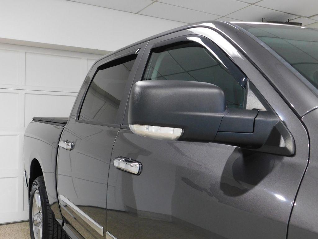 RAM 1500 SLT Crew Cab SWB 4WD 2016