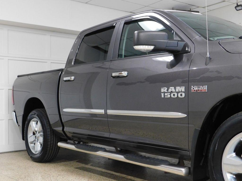 RAM 1500 SLT Crew Cab SWB 4WD 2016