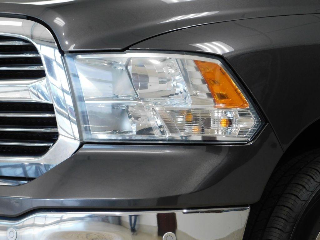 RAM 1500 SLT Crew Cab SWB 4WD 2016