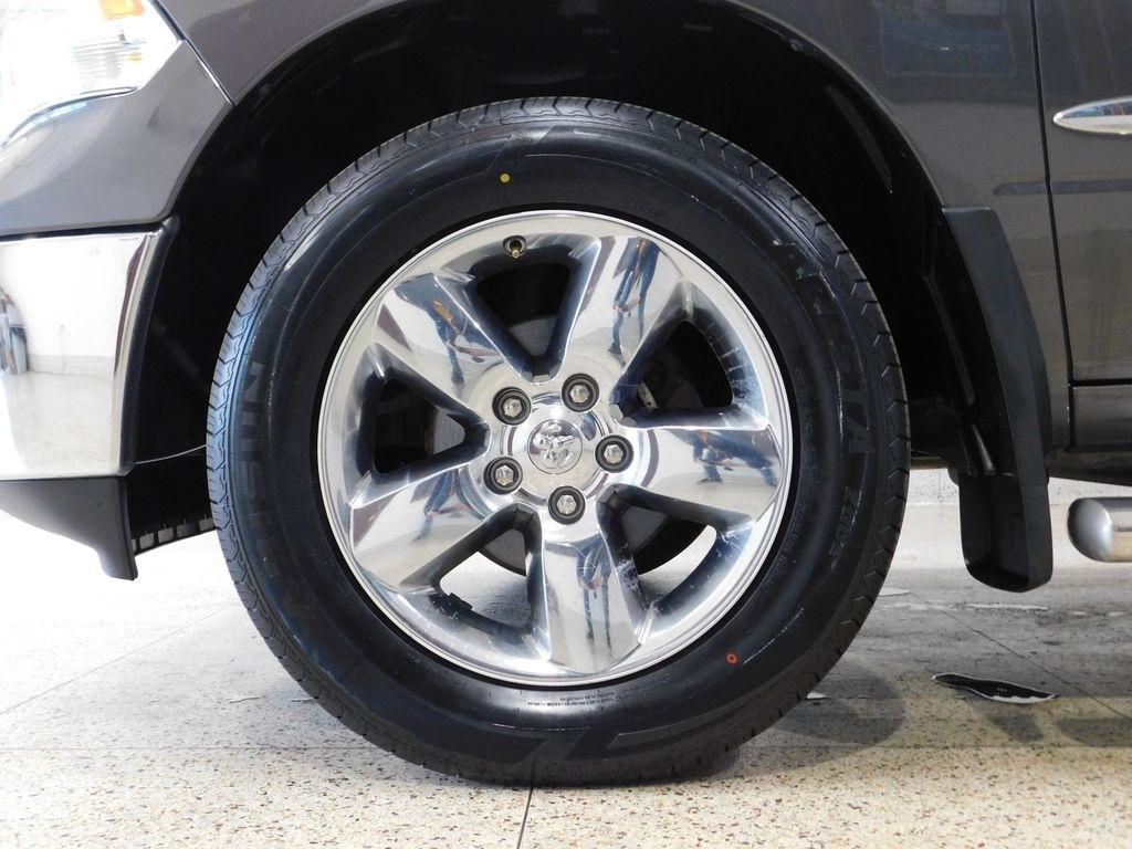 RAM 1500 SLT Crew Cab SWB 4WD 2016