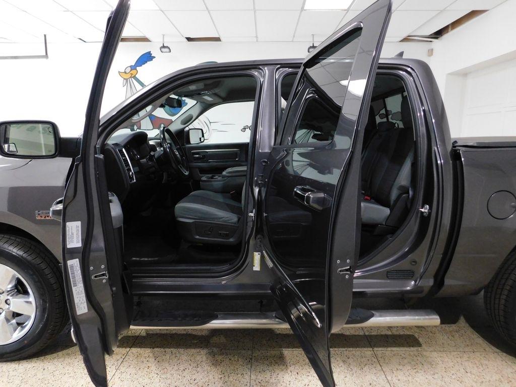 RAM 1500 SLT Crew Cab SWB 4WD 2016