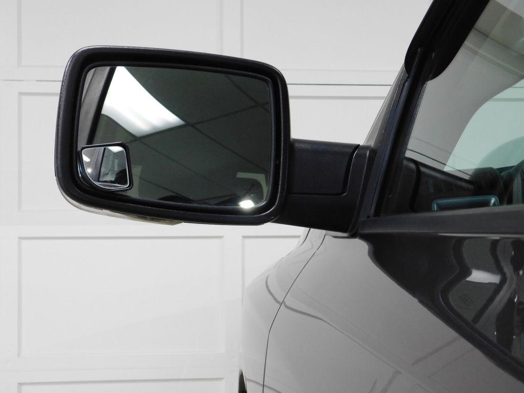 RAM 1500 SLT Crew Cab SWB 4WD 2016