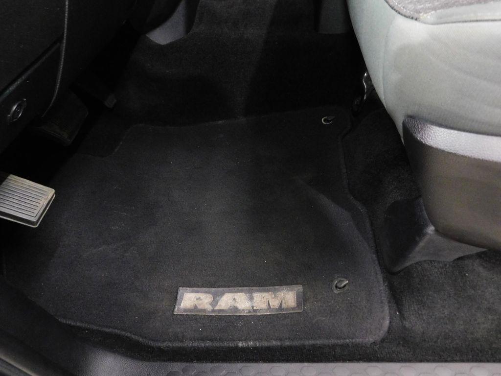 RAM 1500 SLT Crew Cab SWB 4WD 2016
