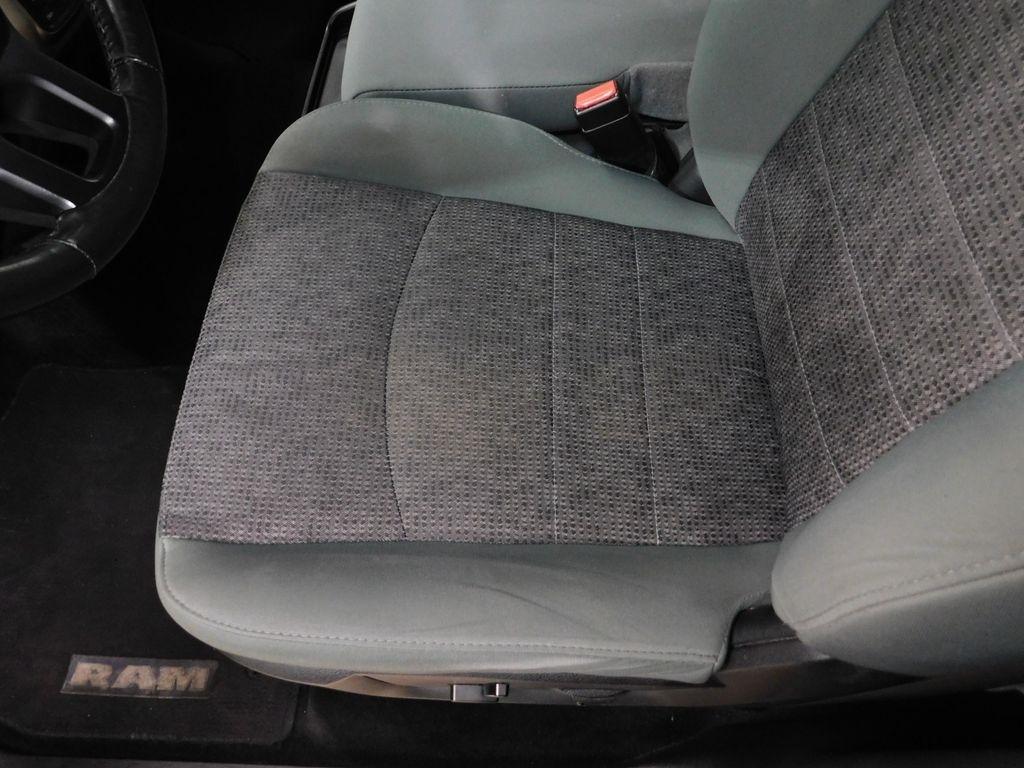 RAM 1500 SLT Crew Cab SWB 4WD 2016