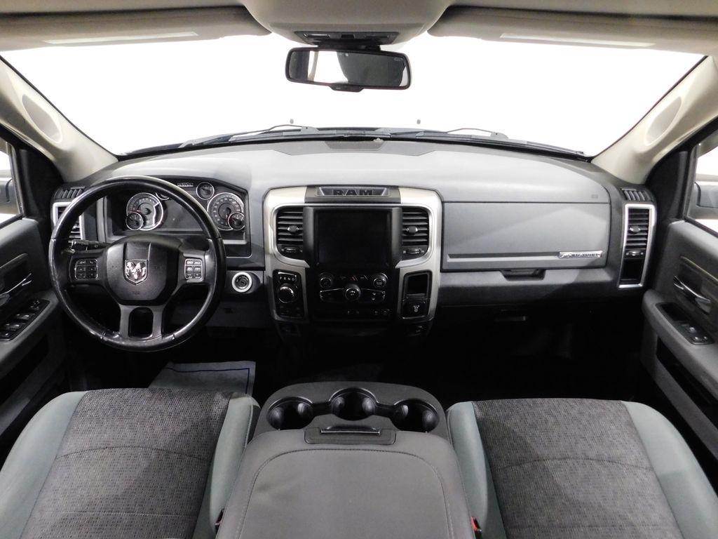 RAM 1500 SLT Crew Cab SWB 4WD 2016