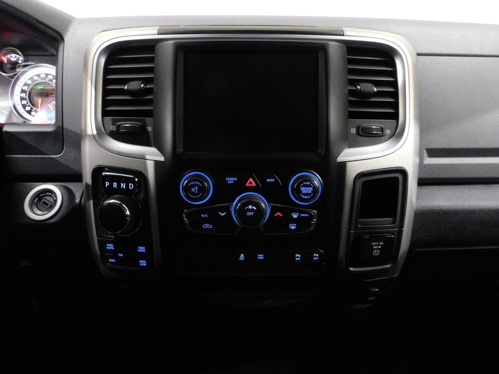 RAM 1500 SLT Crew Cab SWB 4WD 2016