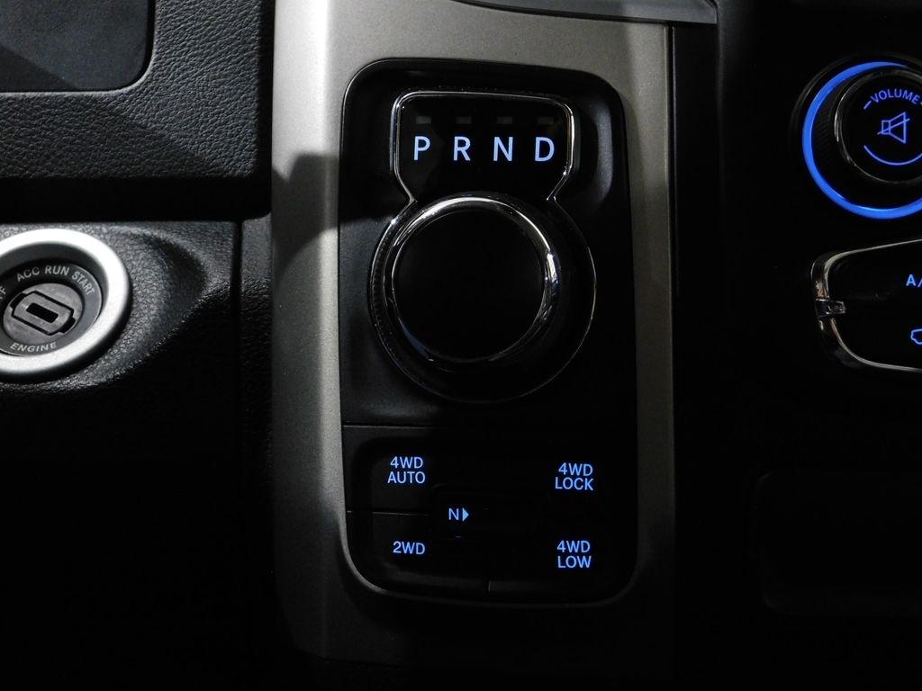 RAM 1500 SLT Crew Cab SWB 4WD 2016